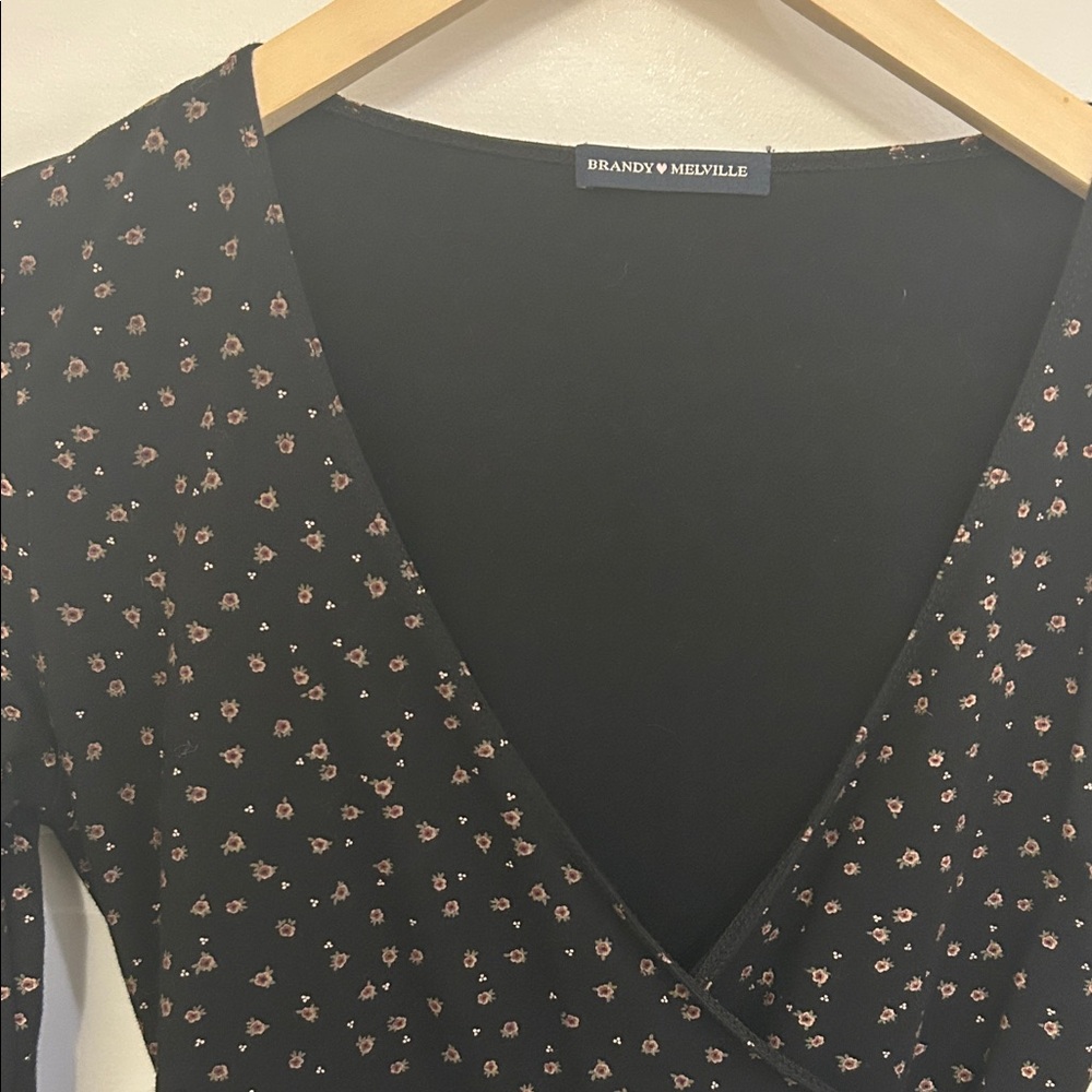 🛍 2/$18 Brandy Melville Black Floral Coco V Neck Wrap Top OS - Picture 3 of 8